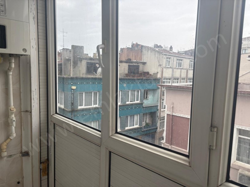 CERRAHPAŞA KİRALIK DAİRE 4+1 3.KAT KOMBİLİ  ( ESKİ PORTFÖY )