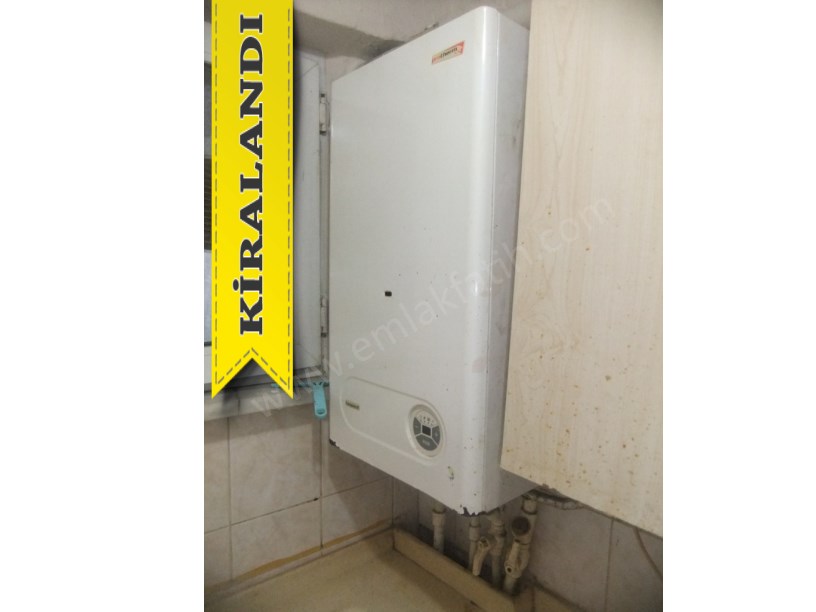 Kocamustafapaşa Kiralık Daire 1+1 Yarı Bodrum Arkası Bahçeli Hacıkadın Caddesi Üzerinde