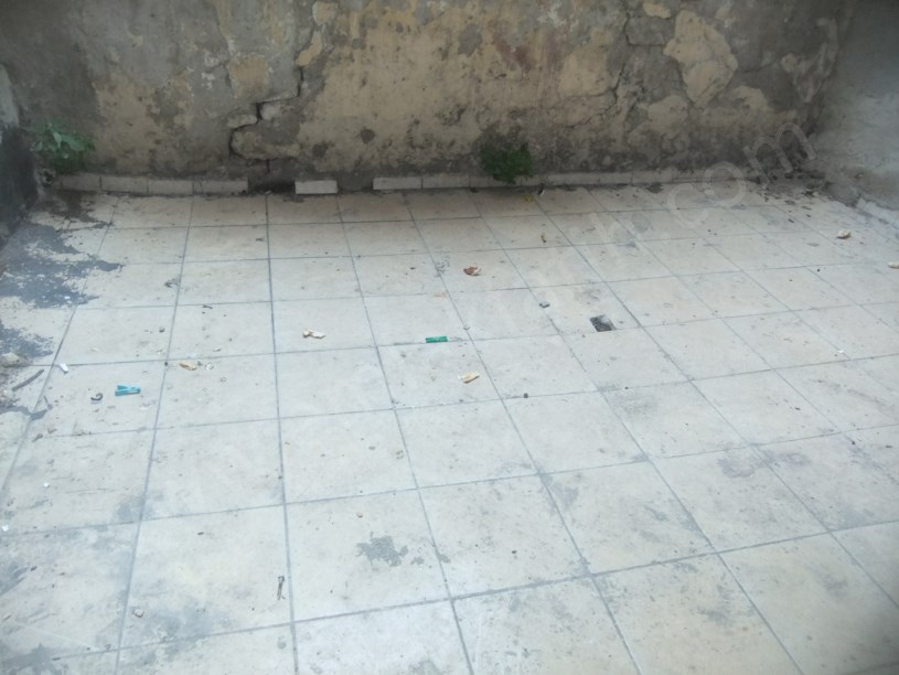 Kocamustafapaşa Kiralık Daire 1+1 Yarı Bodrum Arkası Bahçeli Hacıkadın Caddesi Üzerinde