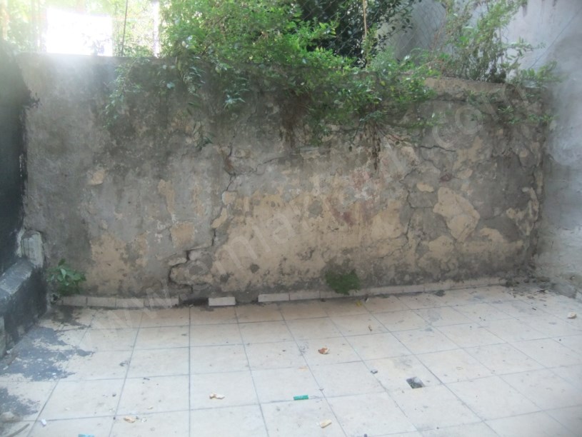 Kocamustafapaşa Kiralık Daire 1+1 Yarı Bodrum Arkası Bahçeli Hacıkadın Caddesi Üzerinde