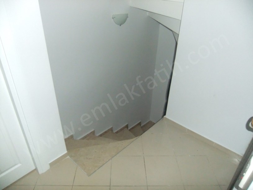 Kocamustafapaşa Kiralık Daire 2+1 12 Yıllık Genç Bina Ters Dubleks. Temmuz Ayında Teslim. 