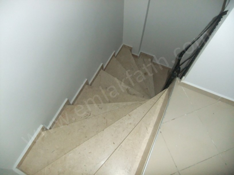 Kocamustafapaşa Kiralık Daire 2+1 12 Yıllık Genç Bina Ters Dubleks. Haziran Ayında Teslim. 