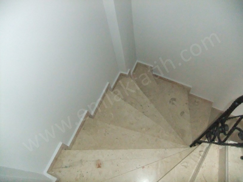 Kocamustafapaşa Kiralık Daire 2+1 12 Yıllık Genç Bina Ters Dubleks. Temmuz Ayında Teslim. 