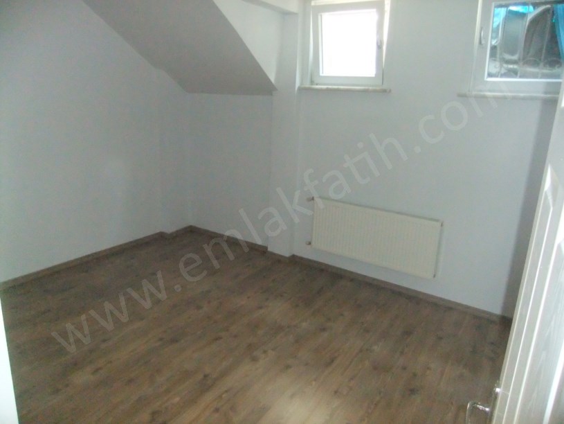 Kocamustafapaşa Kiralık Daire 2+1 12 Yıllık Genç Bina Ters Dubleks. Temmuz Ayında Teslim. 