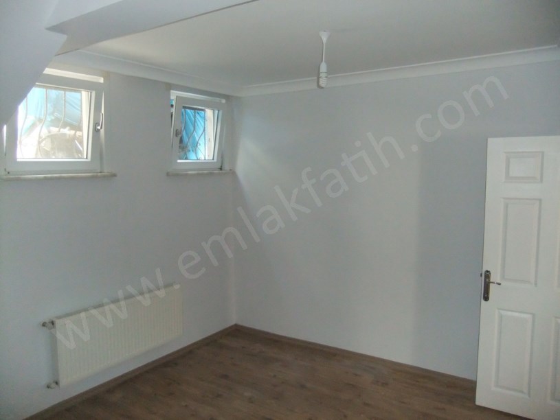Kocamustafapaşa Kiralık Daire 2+1 12 Yıllık Genç Bina Ters Dubleks. Temmuz Ayında Teslim. 