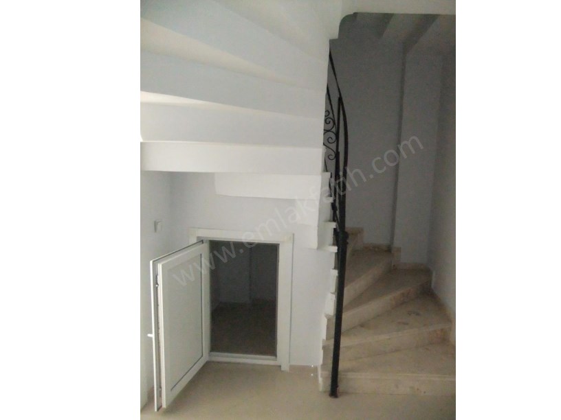 Kocamustafapaşa Kiralık Daire 2+1 12 Yıllık Genç Bina Ters Dubleks. Temmuz Ayında Teslim. 