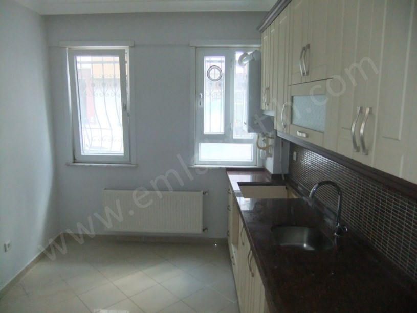Kocamustafapaşa Kiralık Daire 2+1 12 Yıllık Genç Bina Ters Dubleks. Haziran Ayında Teslim. 