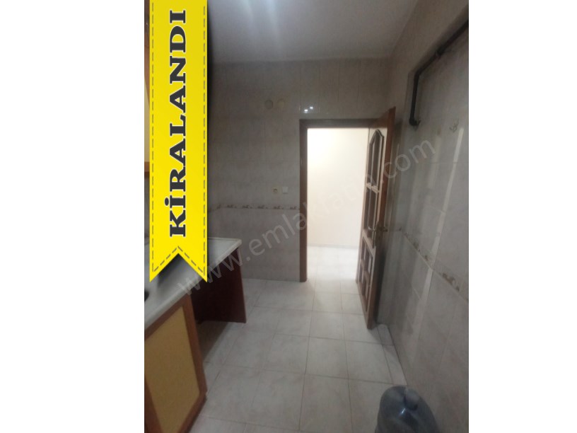 Kocamustafapaşa Kiralık Daire 2+1 22 Yıllık Genç Bina 3.Kat Çift Cepheli Kombili 