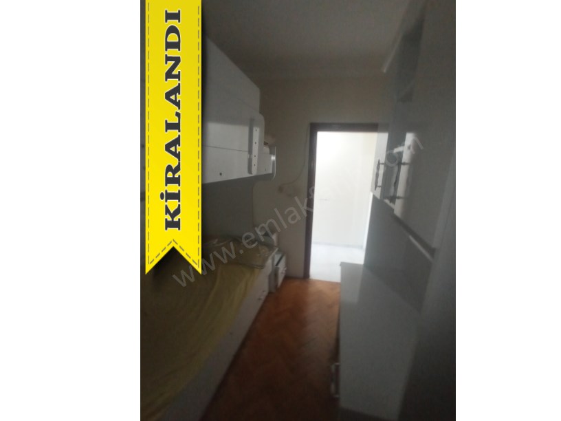 Kocamustafapaşa Kiralık Daire 2+1 22 Yıllık Genç Bina 3.Kat Çift Cepheli Kombili 