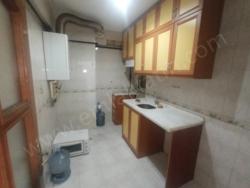 Kocamustafapaşa Kiralık Daire 2+1 22 Yıllık Genç Bina 3.Kat Çift Cepheli Kombili 