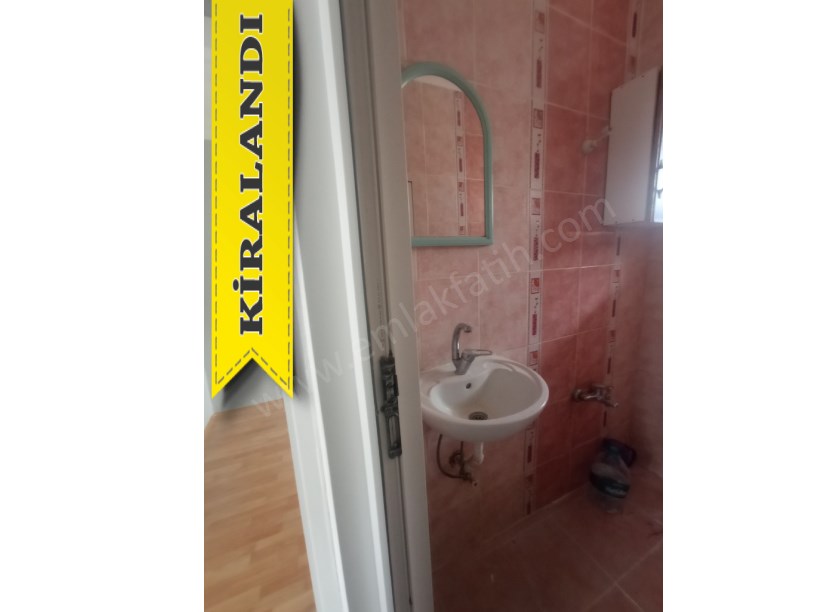 KOCAMUSTAFAPAŞA KİRALIK DAİRE 2+1 2.KAT KOMBİLİ ÇİFT CEPHELİ