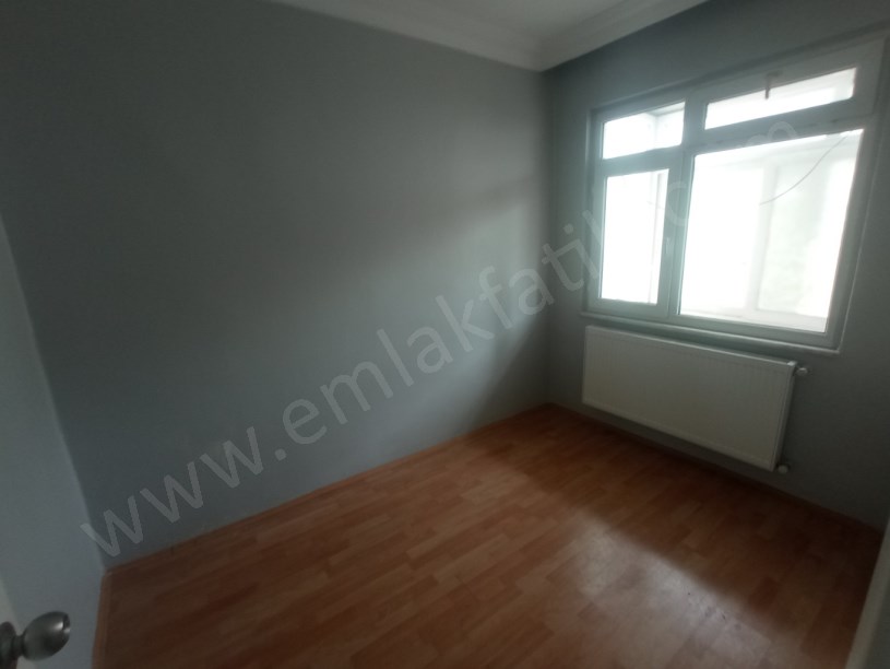 KOCAMUSTAFAPAŞA KİRALIK DAİRE 2+1 2.KAT KOMBİLİ ÇİFT CEPHELİ