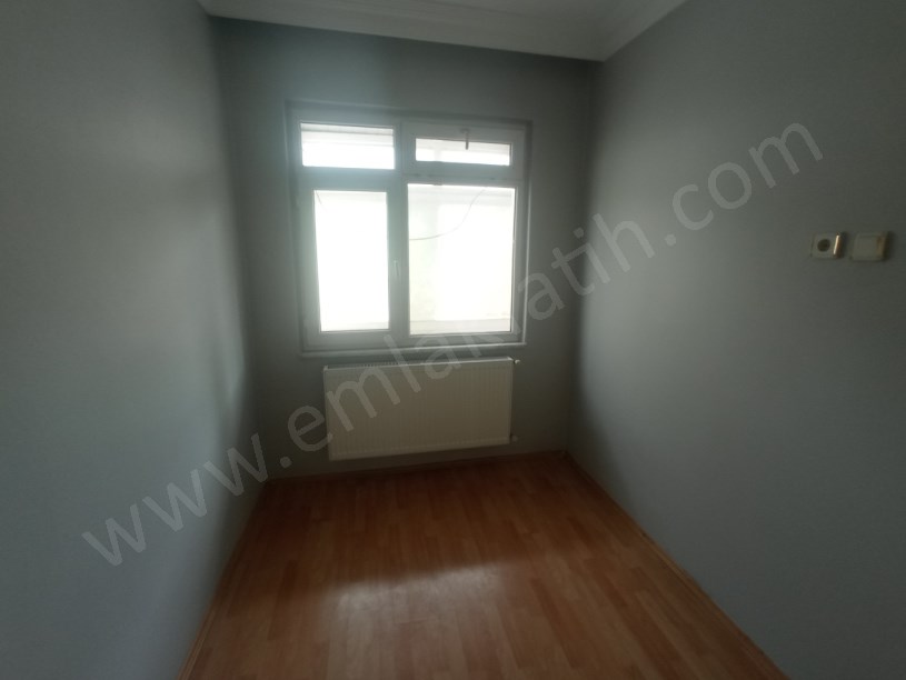 KOCAMUSTAFAPAŞA KİRALIK DAİRE 2+1 2.KAT KOMBİLİ ÇİFT CEPHELİ