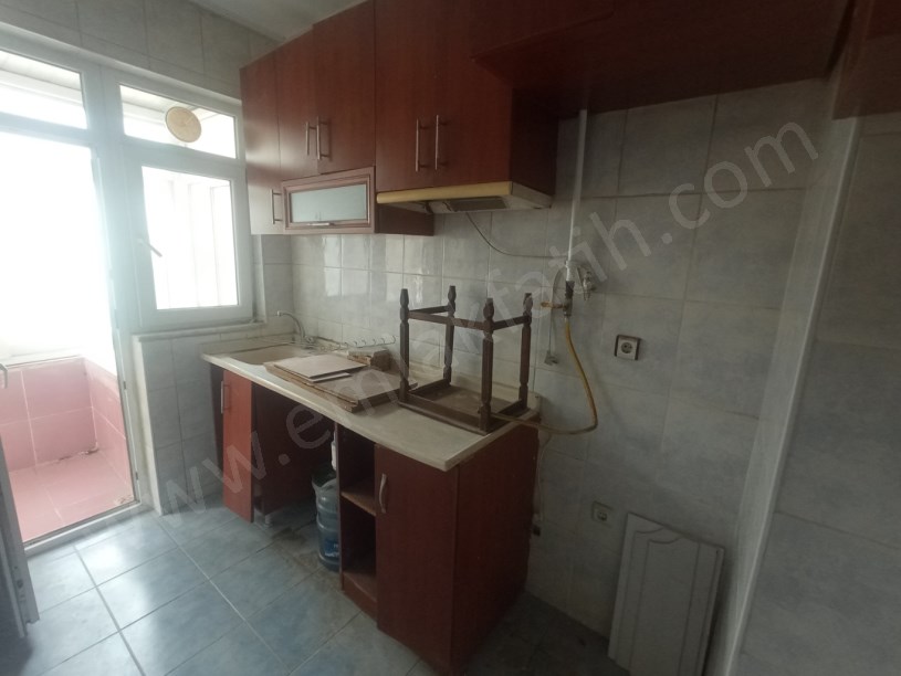 KOCAMUSTAFAPAŞA KİRALIK DAİRE 2+1 2.KAT KOMBİLİ ÇİFT CEPHELİ