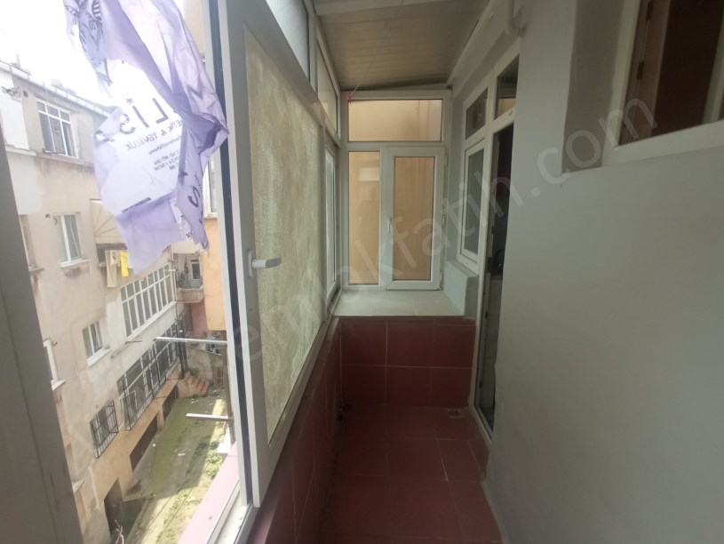 KOCAMUSTAFAPAŞA KİRALIK DAİRE 2+1 2.KAT KOMBİLİ ÇİFT CEPHELİ