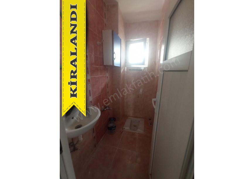 KOCAMUSTAFAPAŞA KİRALIK DAİRE 2+1 2.KAT KOMBİLİ ÇİFT CEPHELİ