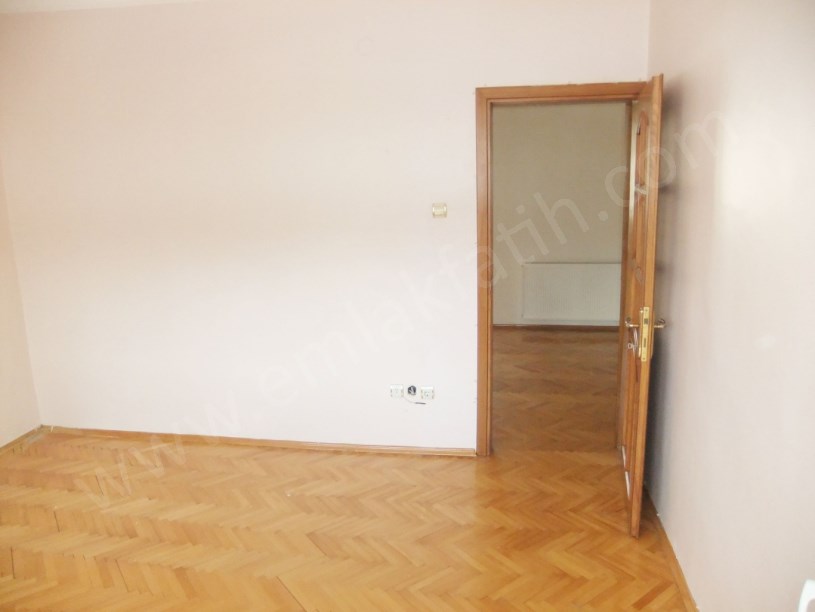 K.M.PAŞA HACI KADIN CAD 2+1 100m² 4.KAT Haziran Ortası Boşalacak