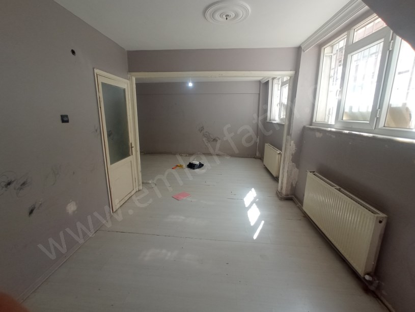 Seyyid Ömer Mah Kiralık 3+1 den Bozma 2+1 Çift Cepheli Bahçeli Kombili Daire