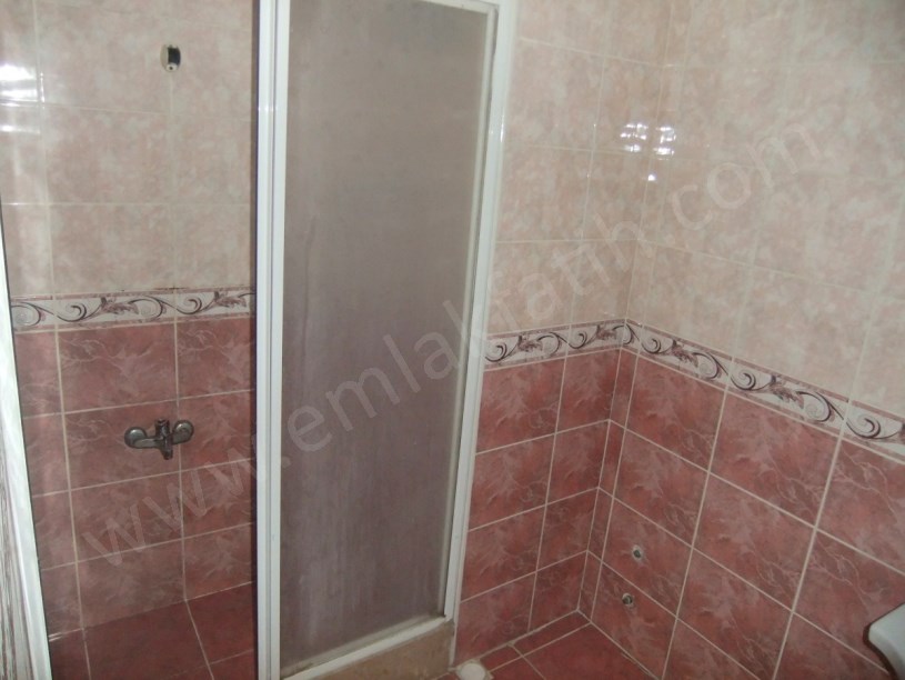 Şehremini Pazar İçi Genç Bina 3+1 100m² 3.KAT Kiralık Daire