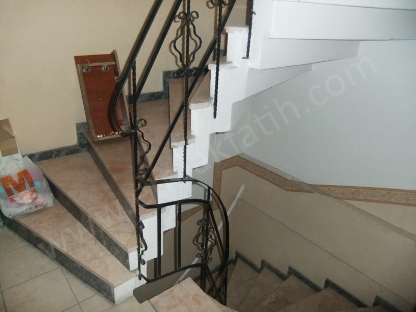 Şehremini Pazar İçi Genç Bina 3+1 100m² 3.KAT Kiralık Daire