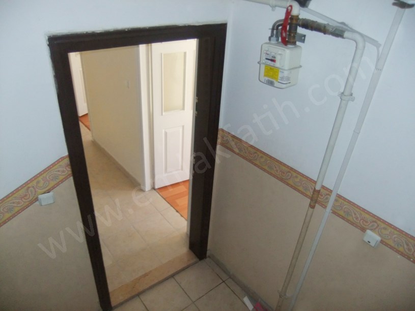 Şehremini Pazar İçi Genç Bina 3+1 100m² 3.KAT Kiralık Daire