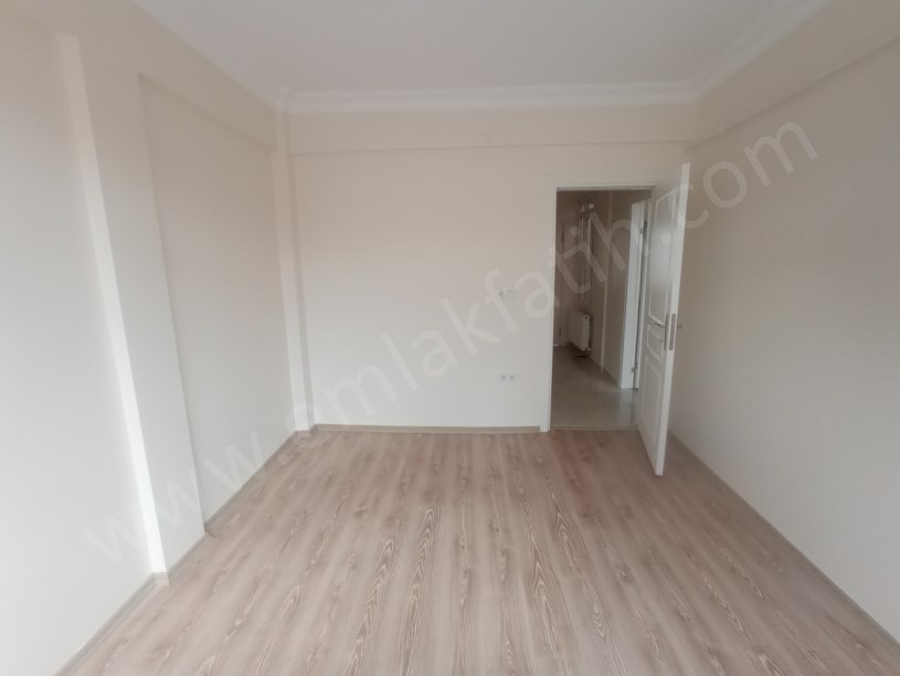 Memura K.M.PAŞA Ana Cadde Üzeri 85m² 4.KAT Yeni Tadilatlı Daire