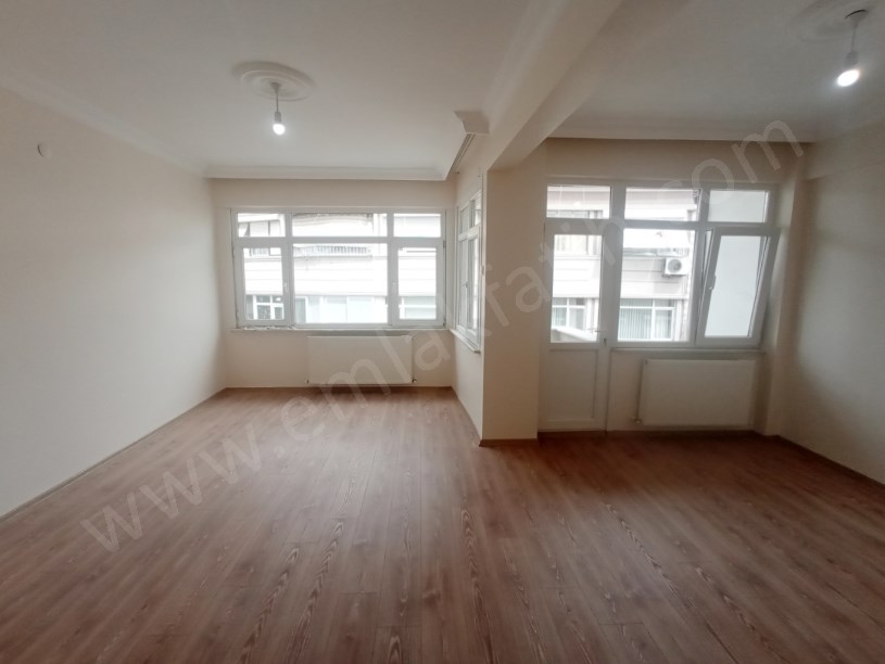 Memura K.M.PAŞA Ana Cadde Üzeri 85m² 4.KAT Yeni Tadilatlı Daire