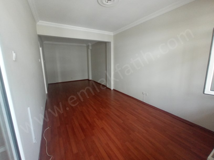 Silivrikapı Satılık Daire 2+1 Ön Cephe 80m2 Daire Full Yapılı ( ESKİ PORTFÖY ) Vidin Caddesi Üzeri
