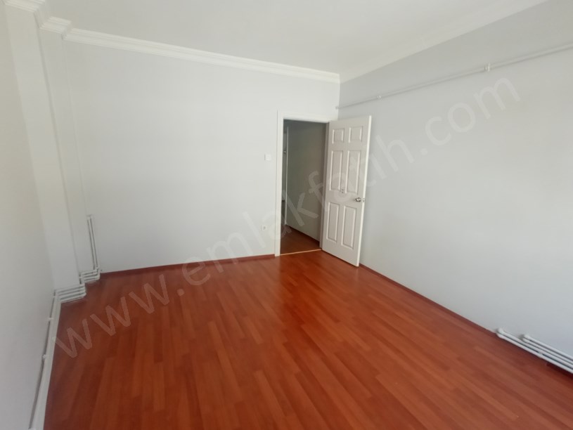 Silivrikapı Satılık Daire 2+1 Ön Cephe 80m2 Daire Full Yapılı ( ESKİ PORTFÖY ) Vidin Caddesi Üzeri