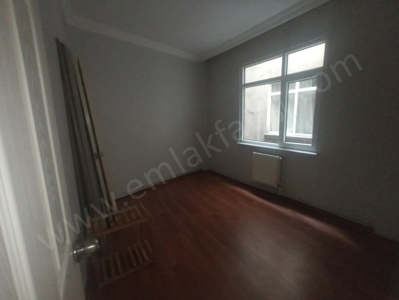 Silivrikapı Satılık Daire 2+1 Ön Cephe 80m2 Daire Full Yapılı ( ESKİ PORTFÖY ) Vidin Caddesi Üzeri