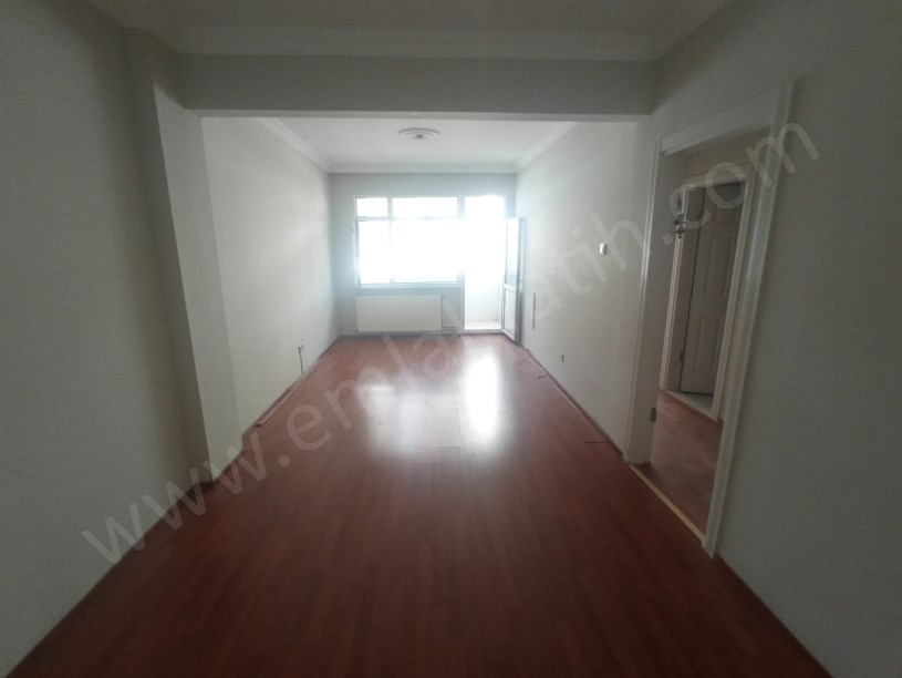 Silivrikapı Satılık Daire 2+1 Ön Cephe 80m2 Daire Full Yapılı ( ESKİ PORTFÖY ) Vidin Caddesi Üzeri