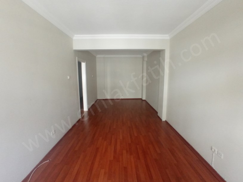 Silivrikapı Satılık Daire 2+1 Ön Cephe 80m2 Daire Full Yapılı ( ESKİ PORTFÖY ) Vidin Caddesi Üzeri