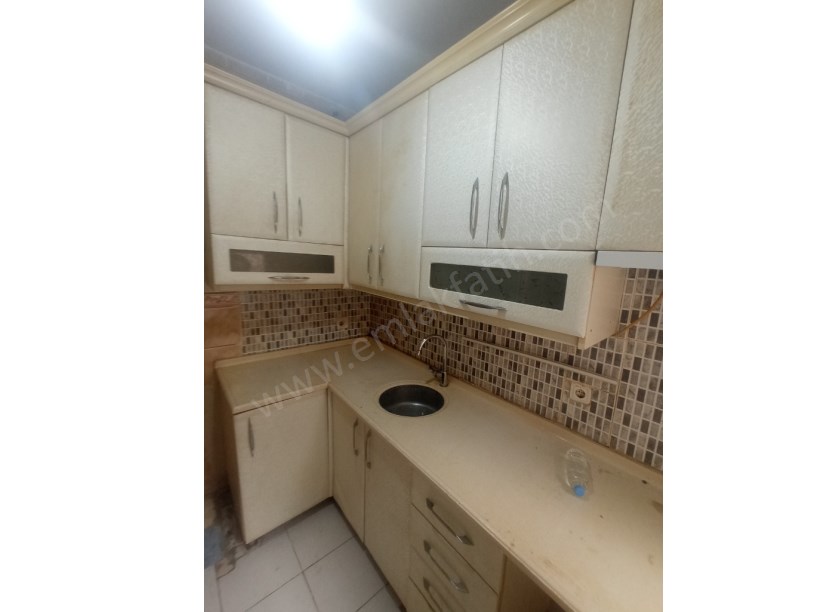Kocamustafapaşa Kiralık Daire 50m² Giriş Kat Balta Sokak Üzerinde Kombili, Klimalı ve Müstakil Bahçe