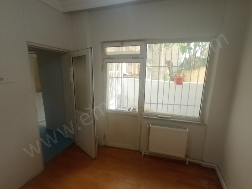 Kocamustafapaşa Kiralık Daire 50m² Giriş Kat Balta Sokak Üzerinde Kombili, Klimalı ve Müstakil Bahçe