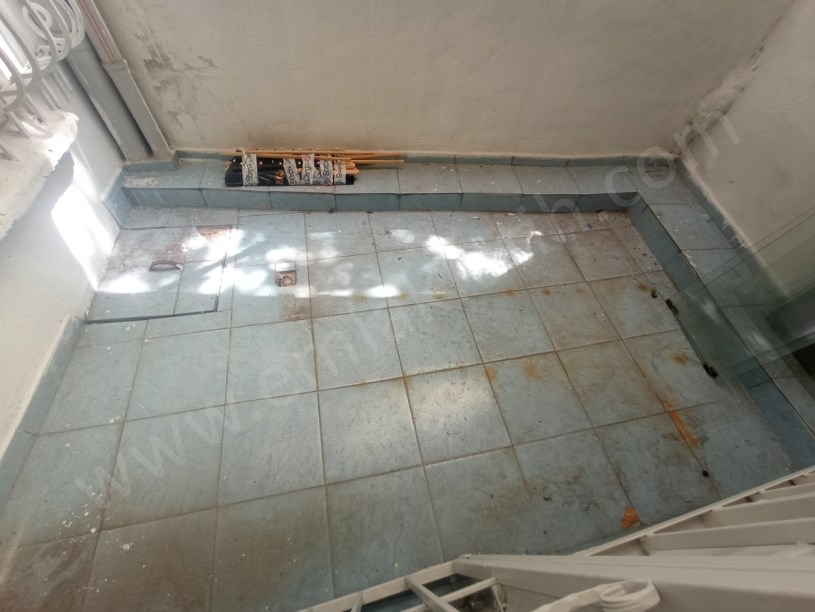 Kocamustafapaşa Kiralık Daire 50m² Giriş Kat Balta Sokak Üzerinde Kombili, Klimalı ve Müstakil Bahçe