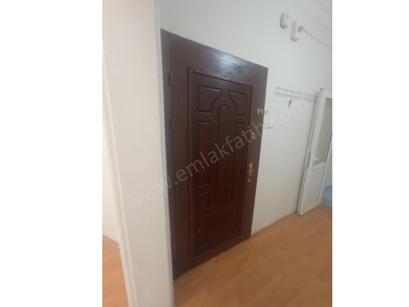 Kocamustafapaşa Kiralık Daire 50m² Giriş Kat Balta Sokak Üzerinde Kombili, Klimalı ve Müstakil Bahçe