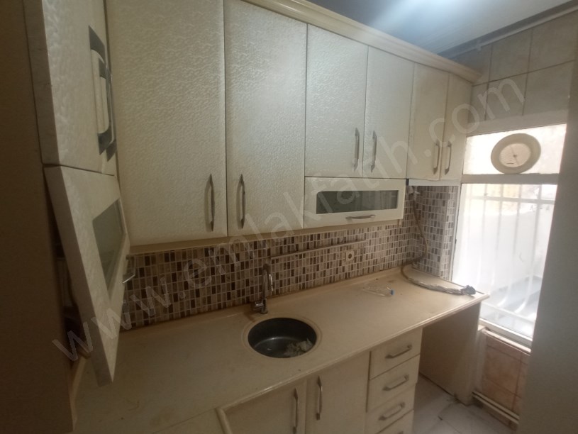 Kocamustafapaşa Kiralık Daire 50m² Giriş Kat Balta Sokak Üzerinde Kombili, Klimalı ve Müstakil Bahçe