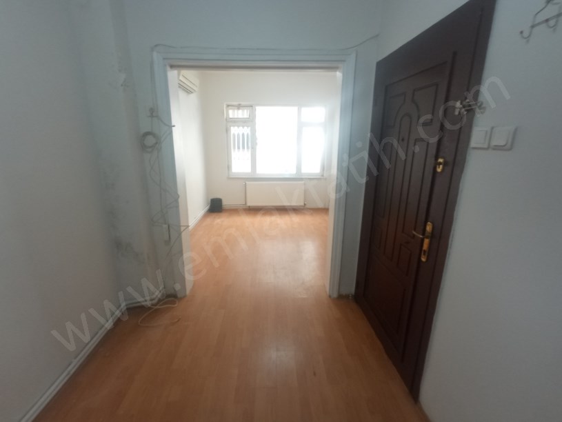 Kocamustafapaşa Kiralık Daire 50m² Giriş Kat Balta Sokak Üzerinde Kombili, Klimalı ve Müstakil Bahçe