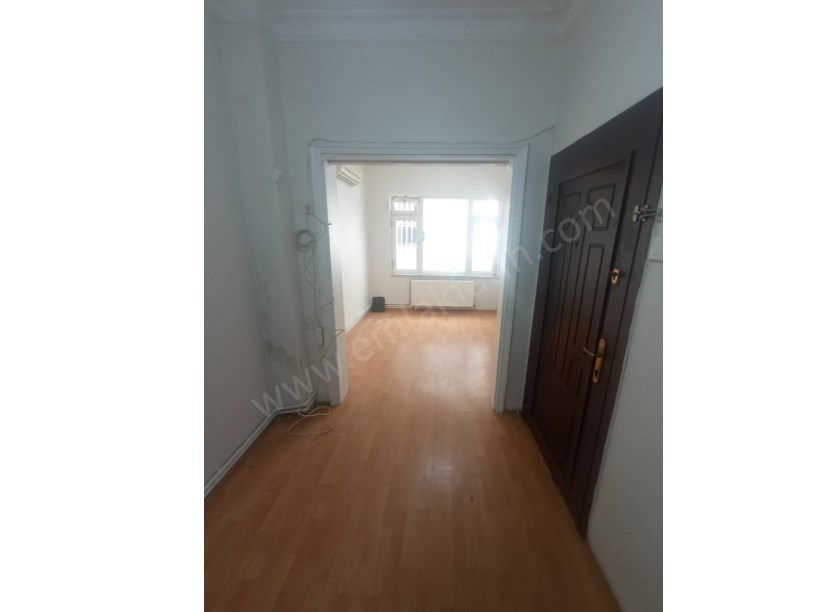Kocamustafapaşa Kiralık Daire 50m² Giriş Kat Balta Sokak Üzerinde Kombili, Klimalı ve Müstakil Bahçe