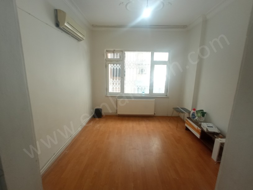 Kocamustafapaşa Kiralık Daire 50m² Giriş Kat Balta Sokak Üzerinde Kombili, Klimalı ve Müstakil Bahçe