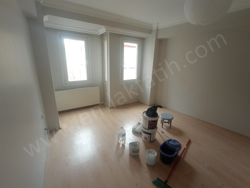 Fatih Kiralık Daire Kocamustafapaşada 8 Senelik Genç Binada Memura 1+1 3.Kat
