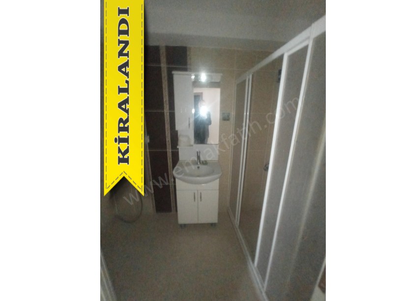 Fatih Kiralık Daire Kocamustafapaşada 8 Senelik Genç Binada Memura 1+1 3.Kat