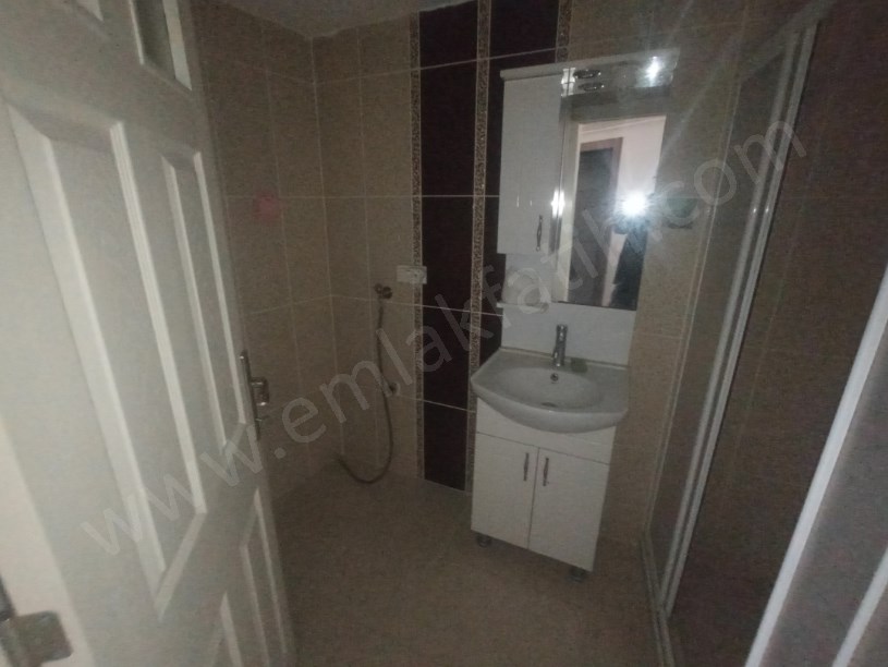 Fatih Kiralık Daire Kocamustafapaşada 8 Senelik Genç Binada Memura 1+1 3.Kat