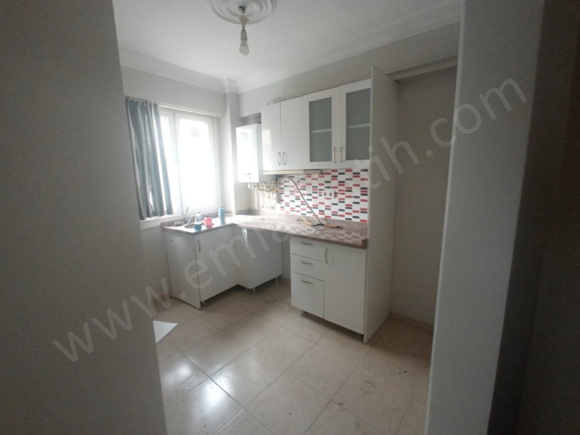 Fatih Kiralık Daire Kocamustafapaşada 8 Senelik Genç Binada Memura 1+1 3.Kat