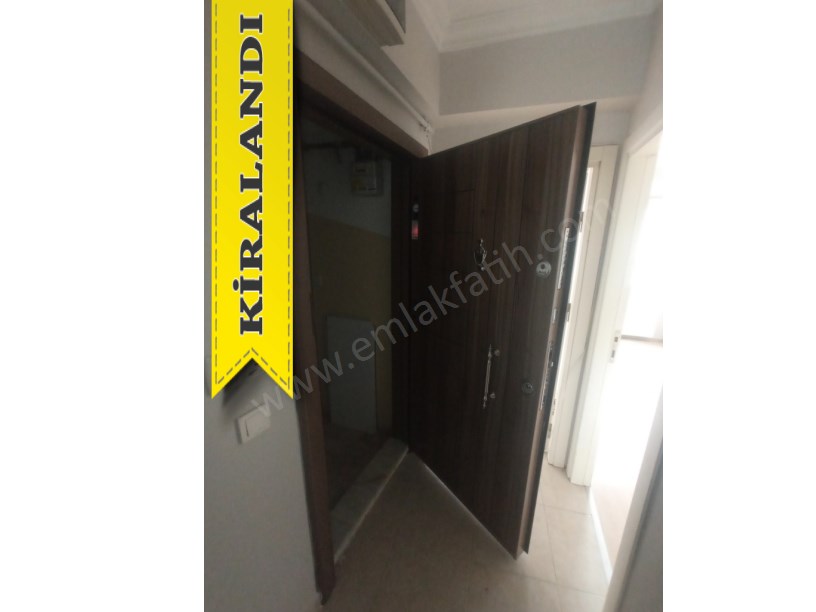 Fatih Kiralık Daire Kocamustafapaşada 8 Senelik Genç Binada Memura 1+1 3.Kat