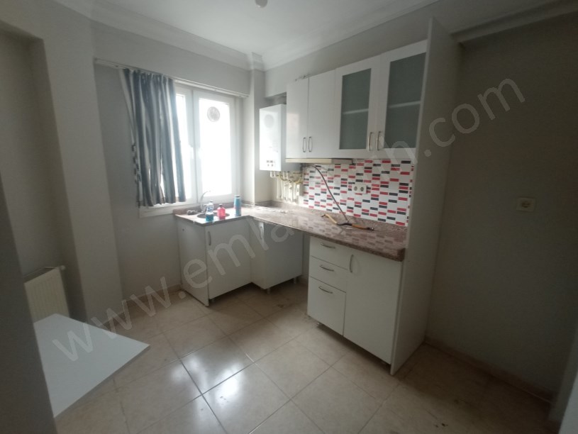 Fatih Kiralık Daire Kocamustafapaşada 8 Senelik Genç Binada Memura 1+1 3.Kat