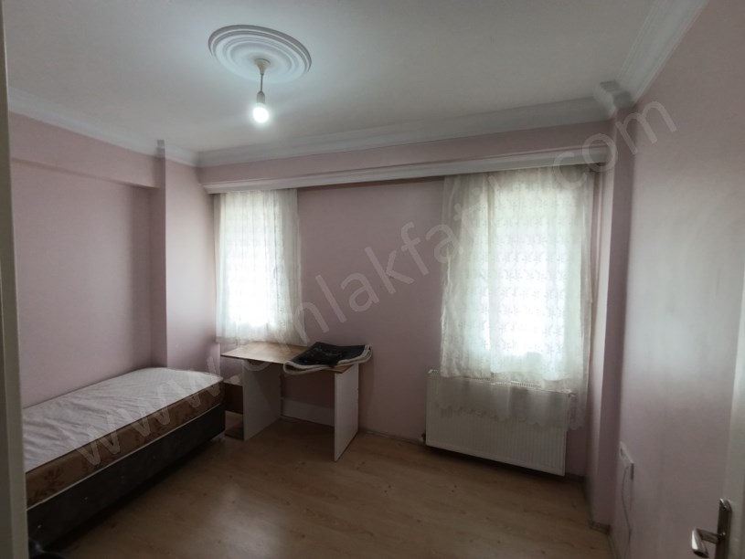Fatih Kiralık Daire Kocamustafapaşada 8 Senelik Genç Binada Memura 1+1 3.Kat