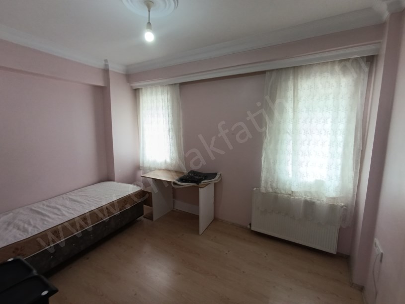 Fatih Kiralık Daire Kocamustafapaşada 8 Senelik Genç Binada Memura 1+1 3.Kat