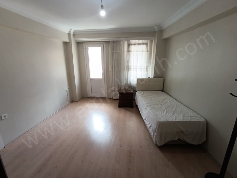 Fatih Kiralık Daire Kocamustafapaşada 8 Senelik Genç Binada Memura 1+1 3.Kat