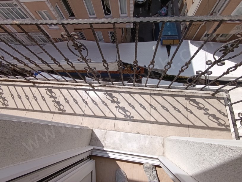 Fatih Kiralık Daire Kocamustafapaşada 8 Senelik Genç Binada Memura 1+1 3.Kat